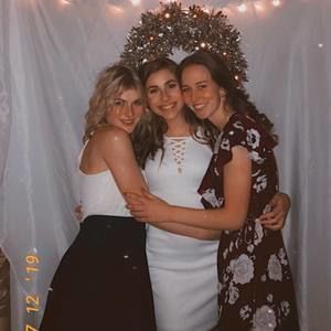 Meet your Posher, Caroline